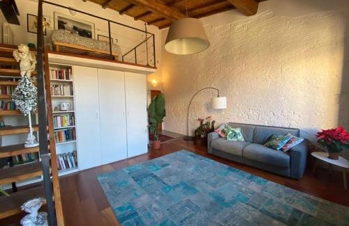 Santo Spirito Apartment | Charming Portion of Property in Oltrarno Area