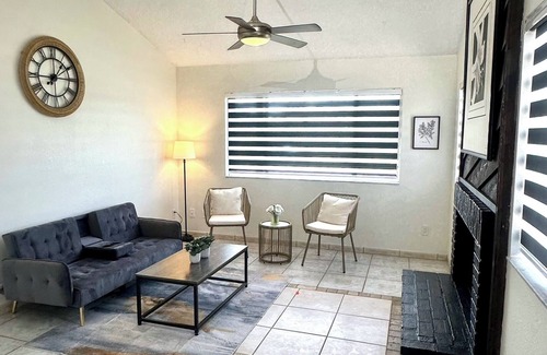 Orlando House | Charming private bedroom, shared bathroom in East Orlando