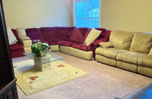 Normal House | Charming Private Room with AC, WiFi in tranquil Huntsville