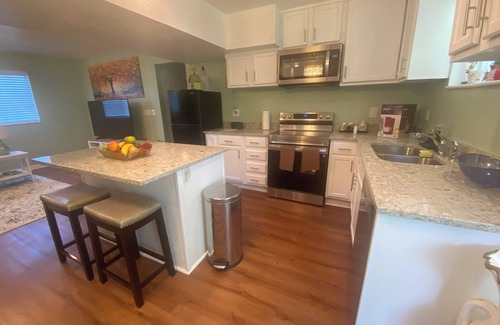 Orem North Apartment | Charming , quiet apartment in Orem/vineyard area. 2 bedrooms, shared bathroom.