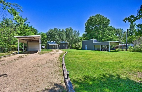 Quitman House | Charming Quitman Cabin Less Than 2 Miles to Lake Fork