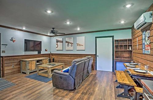 Quitman House | Charming Quitman Cabin Less Than 2 Miles to Lake Fork