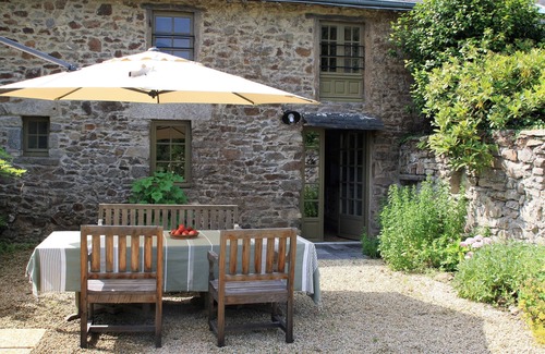 Plouer-sur-Rance Cottage | Charming recently renovated cottage in the heart of the countryside