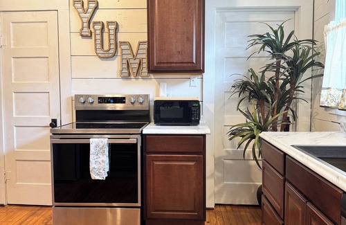 Arkadelphia House | Charming Retreat Next to OBU & Close to HSU.