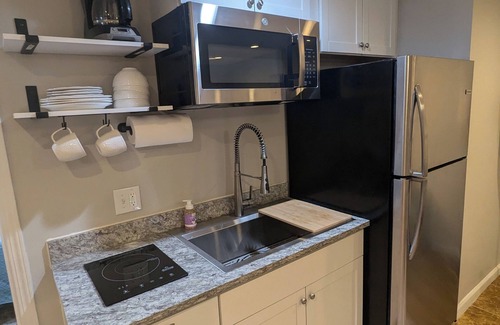 Augusta Apartment | Charming Retreat: Walk to Distillery & River