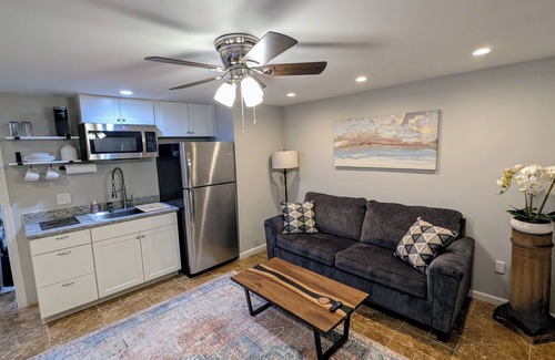 Augusta Apartment | Charming Retreat: Walk to Distillery & River