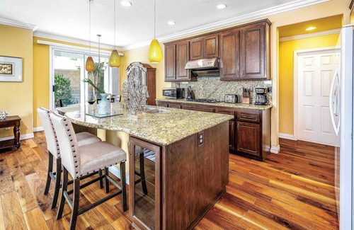 Rancho Cucamonga House | Charming River Oaks Retreat｜1st Floor BR｜Private Backyard｜Family-Friendly #140