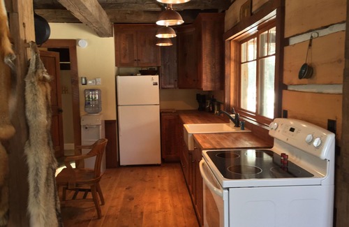 Dunbar Cabin | Charming Riverfront Log Cabin ~ River Paradise!