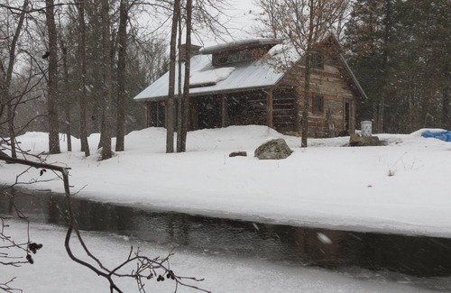 Dunbar Cabin | Charming Riverfront Log Cabin ~ River Paradise!