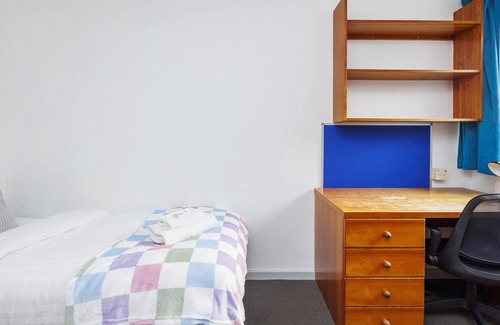 Bramcote Apartment | Charming Room Near Highfields Park