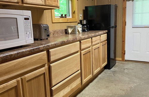 Cape Girardeau Cabin | Charming Secluded Getaway Cabin within minutes of amenities