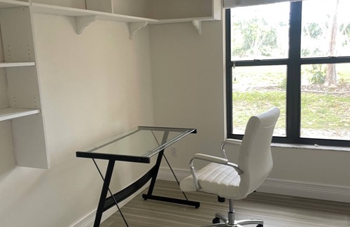 Stuart House | Charming SFH 3/2 Private house with WiFi, AC in tranquil Stuart