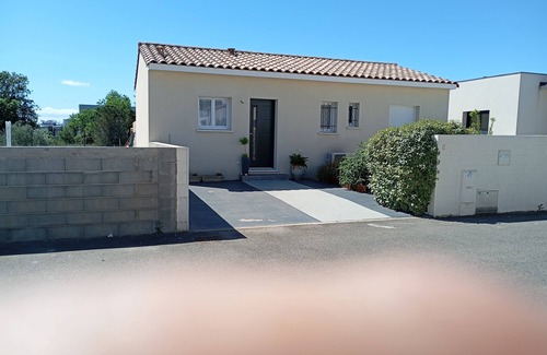 Pomerols House | Charming single-storey house in a quiet location