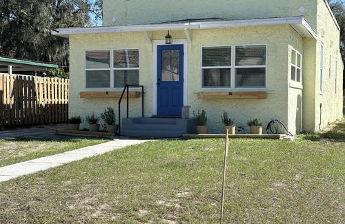 Sebring House | Charming spacious Cottage in Sebring