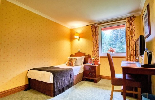 Tyndrum Hotel | Charming Stay Surrounded by Hills, Trails and Serene Garden Spaces