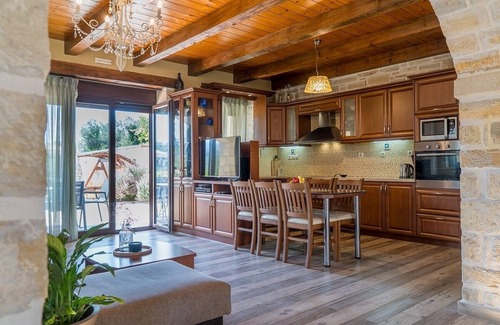 Asteri Villa | Charming Stone Villa, A/C, Private Pool (Children's Section) in Asteri Village - 10mins to Beaches!