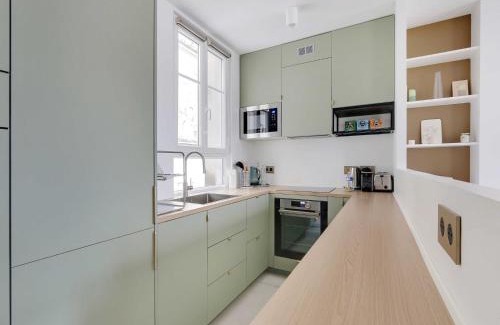 Hopital Saint-Louis Apartment | Charming studio - 2P - Canal Saint-Martin