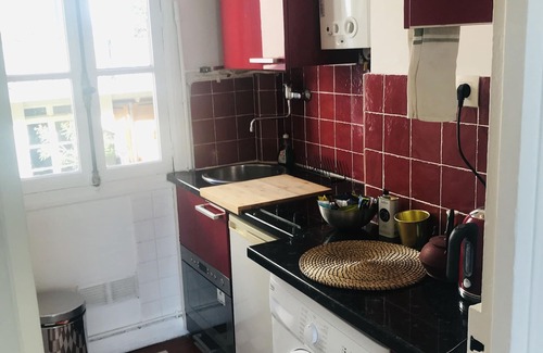 Montmartre Apartment | Charming studio between Abbesses and Place du Tertre