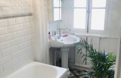 Montmartre Apartment | Charming studio between Abbesses and Place du Tertre