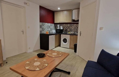 Saint-Julien Apartment | Charming studio close to the Château de Caen