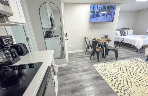 Ironbound District Apartment | Charming studio close to nyc