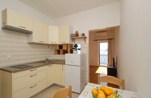 Baska Apartment | Charming studio for 2 persons with balcony and sea view Mihovil