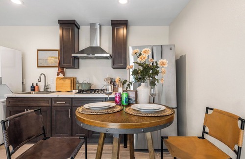 Southwest Anaheim Apartment | Charming Studio Gem in Anaheim 8' From Disney/Convention/Angel/Knotts