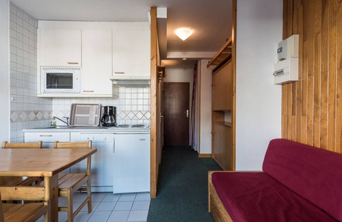 Val Claret Apartment | Charming Studio in Val Claret · Near Slopes · Balcony · Pet Friendly