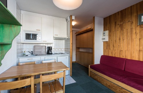 Val Claret Apartment | Charming Studio in Val Claret · Near Slopes · Balcony · Pet Friendly