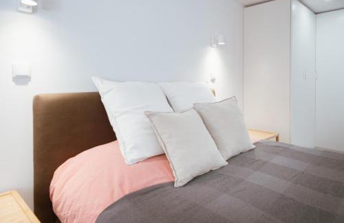 Mexilhoeira Grande Apartment | Charming Studio of a22 w option breakfast