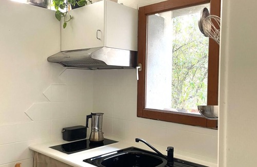 Saint-Fargeau Apartment | Charming studio on courtyard - 20th