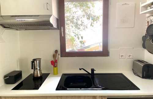 Saint-Fargeau Apartment | Charming studio on courtyard - 20th