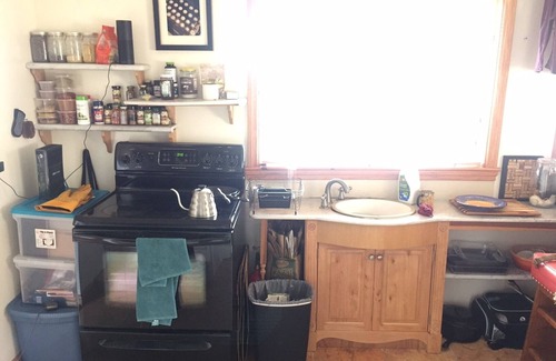 Westwood Park Apartment | Charming Studio Space in Ingleside