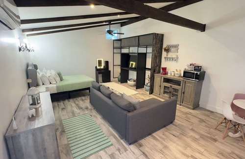 Kyle Apartment | Charming studio