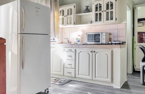 Lowlands Apartment | Charming Studio with Free WiFi, Near Beaches