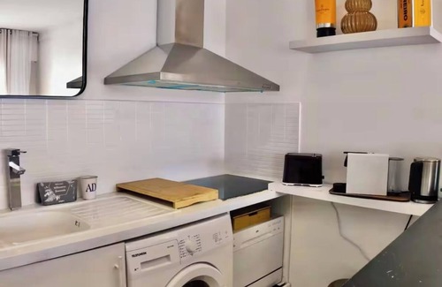 La Californie Apartment | Charming Studio with Panoramic View of the Mediterranean Sea in Nice