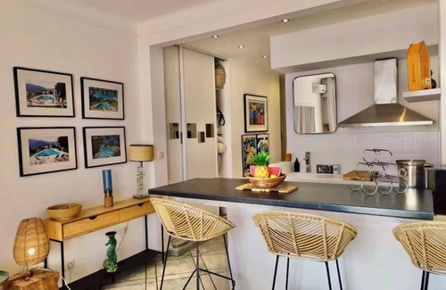 La Californie Apartment | Charming Studio with Panoramic View of the Mediterranean Sea in Nice