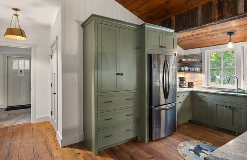 Warren Condo | Charming Sugarbush Farmhouse Condo with Hot Tub Oasis