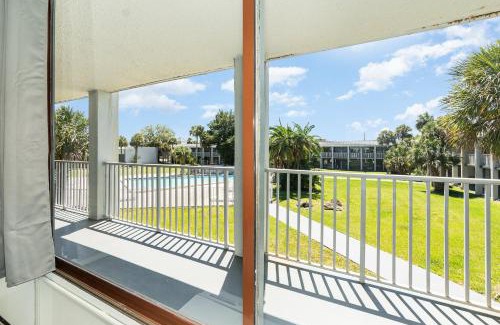 Kissimmee House | Charming Suite: Smart TV, Modern Amenities & Pool Access