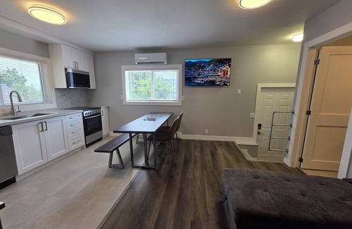 Orillia Apartment | Charming Sun Filled Custom Getaway