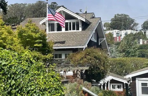 Sausalito House | Charming Sunny Sausalito Home With Water Viewsn