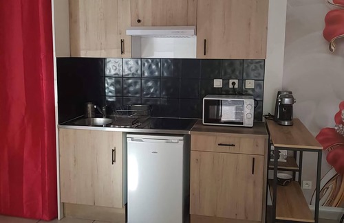 Bassens Condo | Charming T2 30 m2 ground floor + parking. Close to town center and all amenities