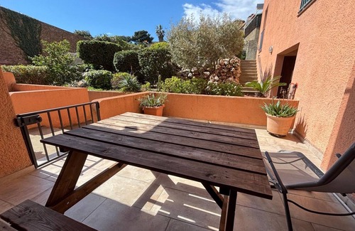 Collioure Apartment | Charming T2 with parking (rare). Top of the historic center. Very quiet.