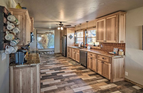 Canyon Cottage | Charming Texas Home w/Stunning Canyon Views!