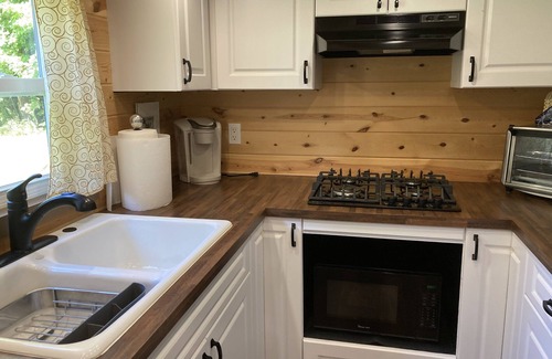 Richmond House | Charming Tiny House on 10 Wooded Acres