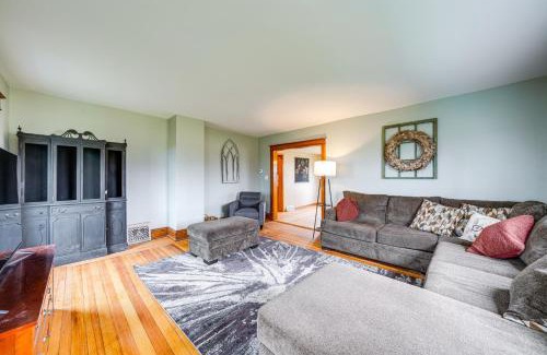 Blackstone House | Charming Tonica Farmhouse with Private Yard!