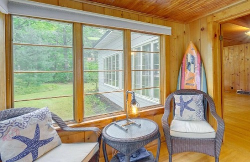 Rapid City Cottage | Charming Torch Lake 4-bedroom cottage with WiFi, AC
