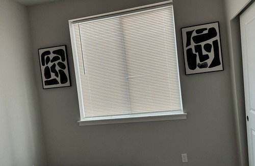 Eastside House | Charming Townhome near Tacoma Dome