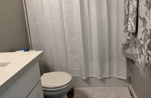 Eastside House | Charming Townhome near Tacoma Dome