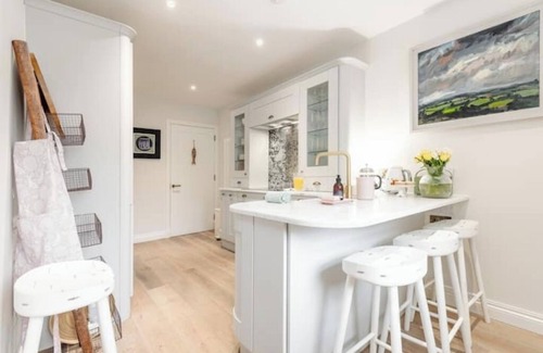 Loch Tay Cottage | Charming Two-Bedroom Cottage in Fortingall, Highland Perthshire